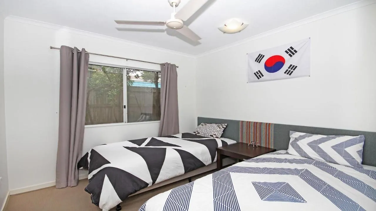 Unit 2 Sea Breeze Villas 쿨룸비치 아파트